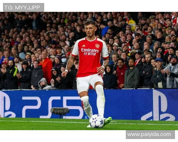 足球运动员发型的潮流演变与个性表达探讨